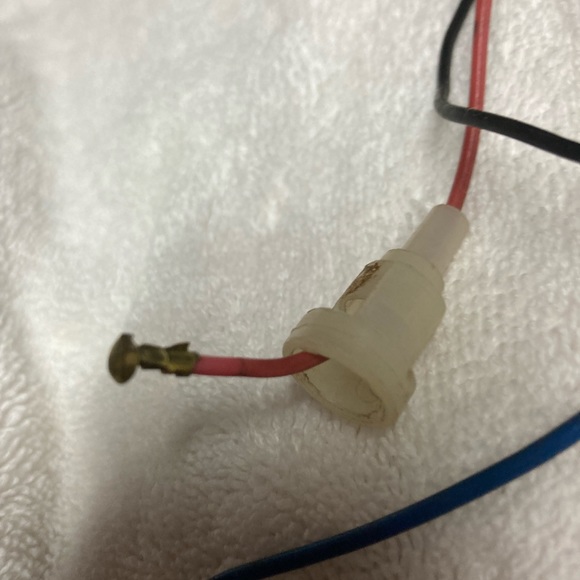 A 8 Track player for a automobile 7 & a half “ long 6” wide - Picture 10 of 14